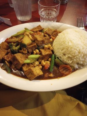 Cashew nut stir fry at Thai 9 in Dayton