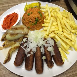 Cevapcici-Teller at Marla & Mathilda's Genusswerkstatt in Ludenscheid