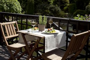 Pension and holiday apartments with Slow Food restaurant serving vegetarian and vegan meals. Quiet and green area in the lake district just 25 km from 3cities and Baltic sea. at Czarny Kos in Borkowo