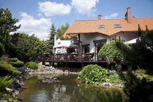 Pension and holiday apartments with Slow Food restaurant serving vegetarian and vegan meals. Quiet and green area in the lake district just 25 km from 3cities and Baltic sea. at Czarny Kos in Borkowo