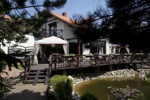 Pension and holiday apartments with Slow Food restaurant serving vegetarian and vegan meals. Quiet and green area in the lake district just 25 km from 3cities and Baltic sea. at Czarny Kos in Borkowo