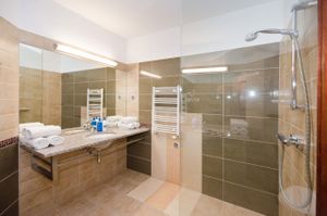 Pension and holiday apartments with Slow Food restaurant serving vegetarian and vegan meals. Quiet and green area in the lake district just 25 km from 3cities and Baltic sea. at Czarny Kos in Borkowo