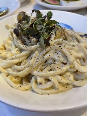 Cacio e Pepe - bucatini pasta with an amazing cream sauce & loaded with black pepper 100% vegan  #Veganuary at Double Zero in New York City