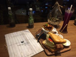 BLT with BBQ pulled pork topped fries at Veganerie Concept - Benjasiri Park in Bangkok