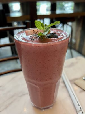 Flat belly smoothie   at Veganerie Concept - Benjasiri Park in Bangkok
