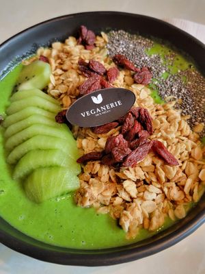 Green smoothie bowl at Veganerie Concept - Benjasiri Park in Bangkok