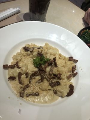 Mac and cheese with bacon bits  at Veganerie Concept - Benjasiri Park in Bangkok