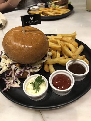 bbq pulled “pork” burger  at Veganerie Concept - Benjasiri Park in Bangkok