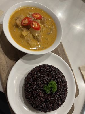 Massaman Curry (Rice Bowel)  at Veganerie Concept - Benjasiri Park in Bangkok