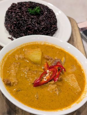 Massaman Curry- not good and the rice was hard 😔 at Veganerie Concept - Benjasiri Park in Bangkok