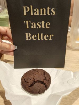 Chocolate cranberry cookie 🍪 Jan25 #Veganuary at Veganerie Concept - Benjasiri Park in Bangkok