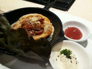 Pizza Roti at Veganerie Concept - Benjasiri Park in Bangkok