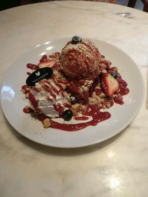 Cupid's Creation - Berry Crumble at Veganerie Concept - Benjasiri Park in Bangkok