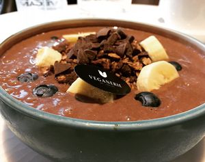 Crunchy Monkey smoothie bowl at Veganerie Concept - Benjasiri Park in Bangkok