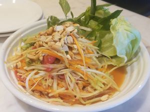 Papaya salad at Veganerie Concept - Benjasiri Park in Bangkok