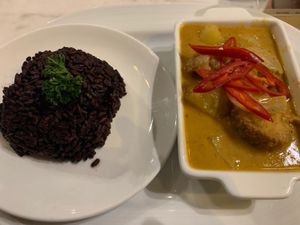 Massuman curry rice bowl at Veganerie Concept - Benjasiri Park in Bangkok