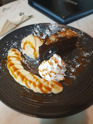 Chunky chocolate fudge cake at Veganerie Concept - Benjasiri Park in Bangkok