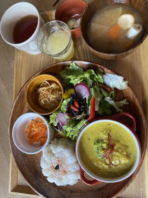 Curry lunch set yum!   at Musubi Cafe in Kyoto