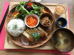 Vegan set menu at Musubi Cafe in Kyoto