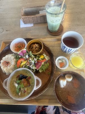Vegan lunch set  at Musubi Cafe in Kyoto