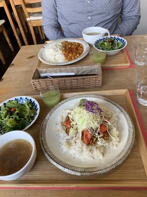 Tofu taco rice set and chickpea curry set at Musubi Cafe in Kyoto