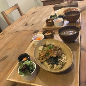 Two vegan dinner sets at Musubi Cafe in Kyoto
