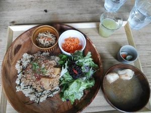 vegan lunch set at Musubi Cafe in Kyoto