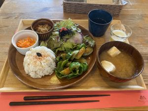 Vegetarian lunch plate at Musubi Cafe in Kyoto