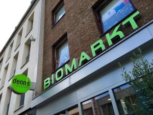 outside at denn's Biomarkt - Severinstrasse in Cologne