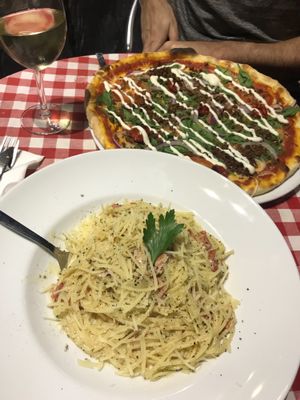 vegan carbonara & verdi pizza at Feca in Stockholm