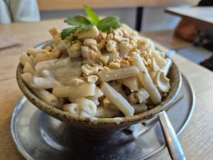 Vegan macaroni cheese at Hapi in Napier