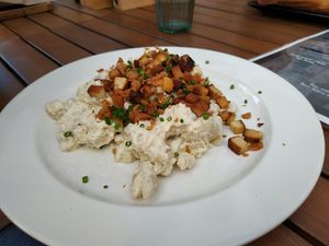Vegan brynzové halusky at Plantaz Bistro & LimeLight BAR in Martin