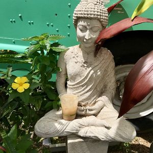 Homemade vegan iced chai at Cafe Turmeric in Hanalei