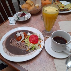 paquete de enfrijoladas con chorizo at La Zanahoria - Centro in Puebla