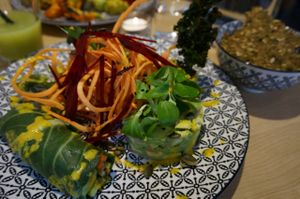 Raw plate (maki-avocado sushi) at 5 Lorette in Paris