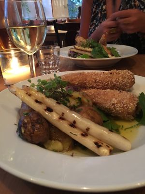 ”Fish” with potatoes and asparagus at Urten in Copenhagen