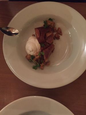 Apple crumble dessert at Urten in Copenhagen