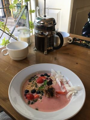 Strawberry koldskål   at Urten in Copenhagen