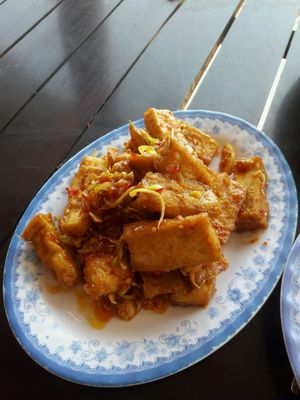 fried lemongrass tofu with chili at Lam Tong Quan in Phan Thiet