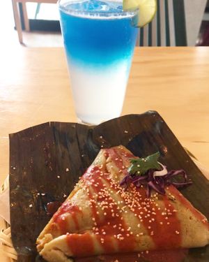 Limonada de espirulina azul y tamal oaxaqueño  at La Pitahaya Vegana in Mexico City