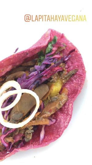 Tacos de pastor de setas con salsa de piña at La Pitahaya Vegana in Mexico City