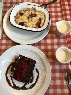 Ginger Apple crumble & Brownie at Cafe Van Gogh in South West London