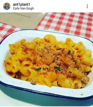 Mac Cheese at Cafe Van Gogh in South West London