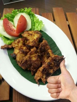 Cheerful Bakar (grilled cheerful mock meat) at Cheerful Cafe in 