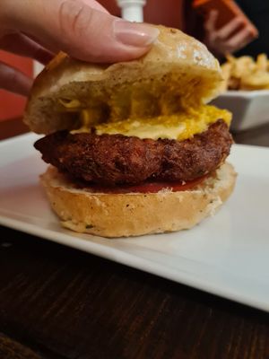 Vegan "cheesy" burger at PAN's Bebop in Essen