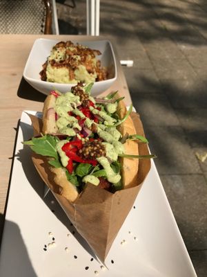 HotDog and mashed potatoes with green pesto   at PAN's Bebop in Essen
