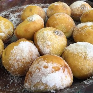 vegan fritelle at Panificio Garbo Giorgio in Venice