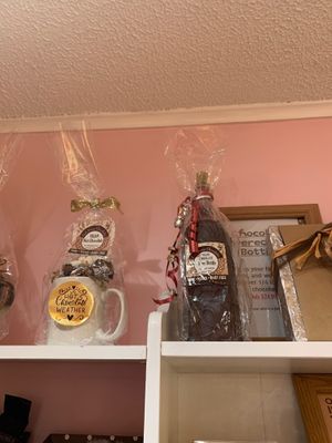 Vegan gift sets at Pink House Chocolates in Finleyville