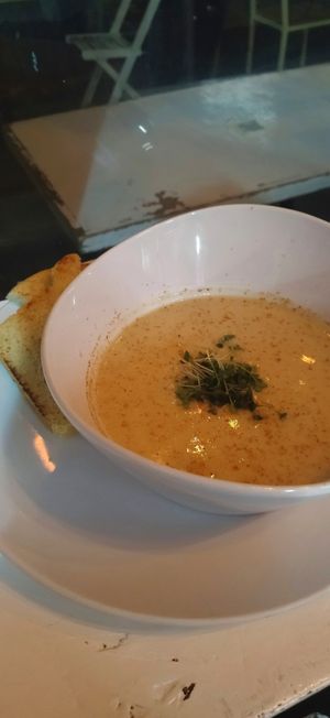 Sopa de temporada (coliflor y manzana) at Vegamo Centro in Mexico City