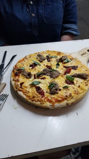 Three cheese pizza at Vegamo Centro in Mexico City